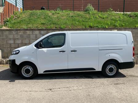 VAUXHALL VIVARO 2.0 3100 Dynamic LWB L2H1 46,953 MILES VAT INCLUDED