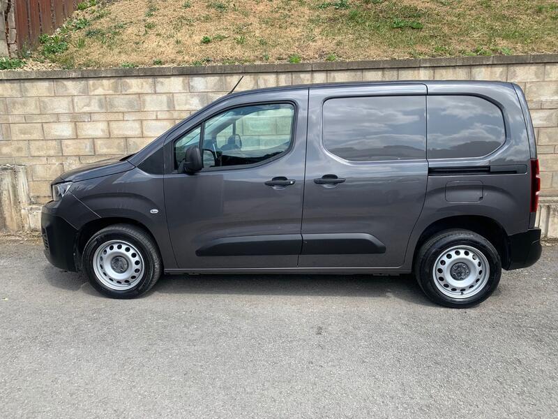 PEUGEOT PARTNER 1.5 BlueHDi 1000 Professional Premium +