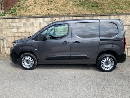 PEUGEOT PARTNER 1.5 BlueHDi 1000 Professional Premium +