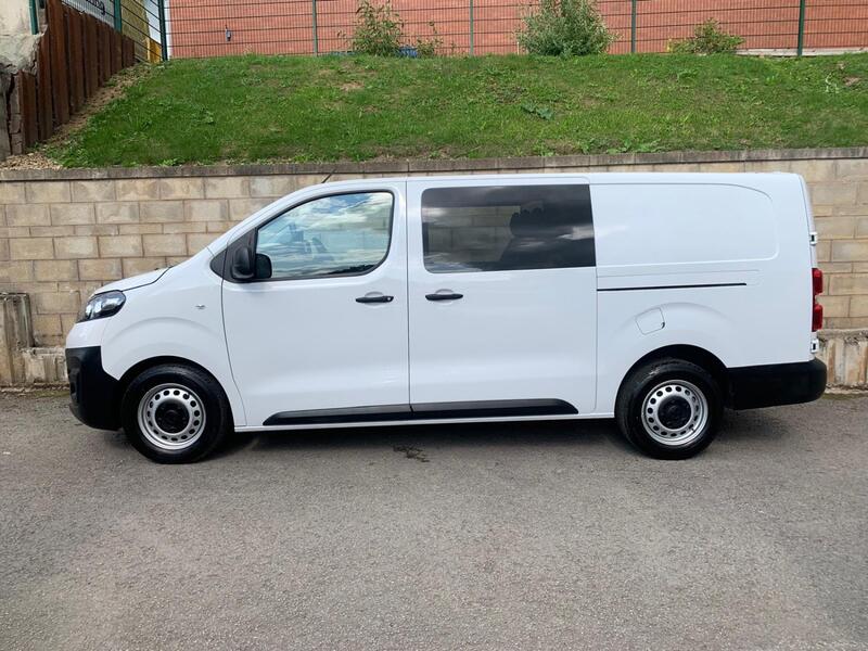 VAUXHALL VIVARO 2.0 3100 PRIME 6 SEAT COMBI CREW 2,573 MILES VAT INCLUDED