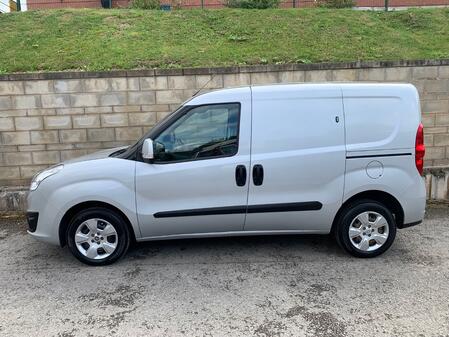 VAUXHALL COMBO 1.3 2000 SPORTIVE AIRCON ONLY 22,176 MILES NO VAT