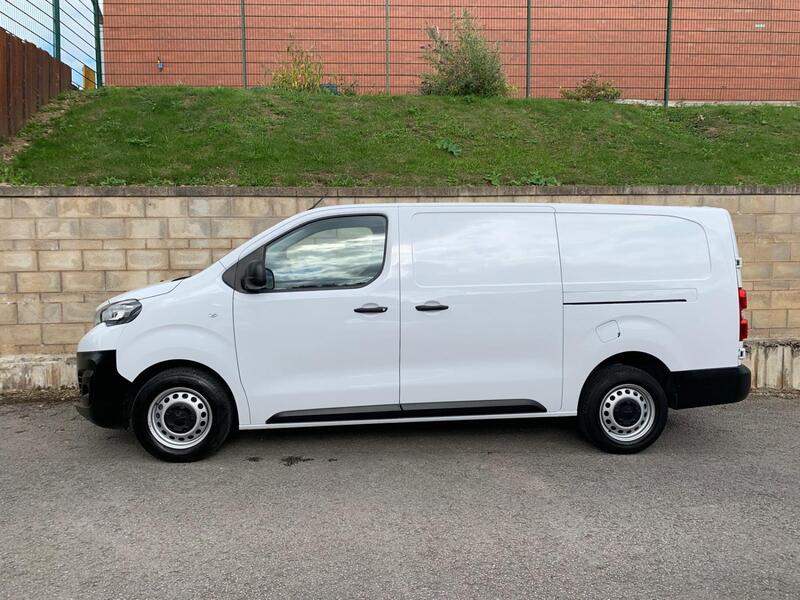 PEUGEOT EXPERT 2.0 BlueHDi 1400 Professional Premium + 25,411 MILES VAT INCLUDED