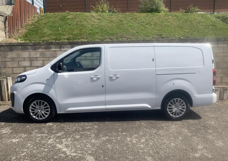 VAUXHALL VIVARO 1.5 2900 Pro LWB L2  43,522 MILES  TOP SPEC  VAT INCLUDED
